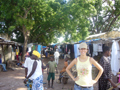 Después de recorrer el norte de Senegal y tras varias horas de coche llegamos a la región sur del país donde encontramos un mercado típico.